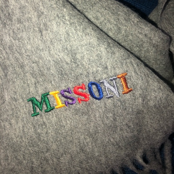 🎉HP🎉 🆕 MISSONI Embroidered logo wool scarf - Picture 4 of 7